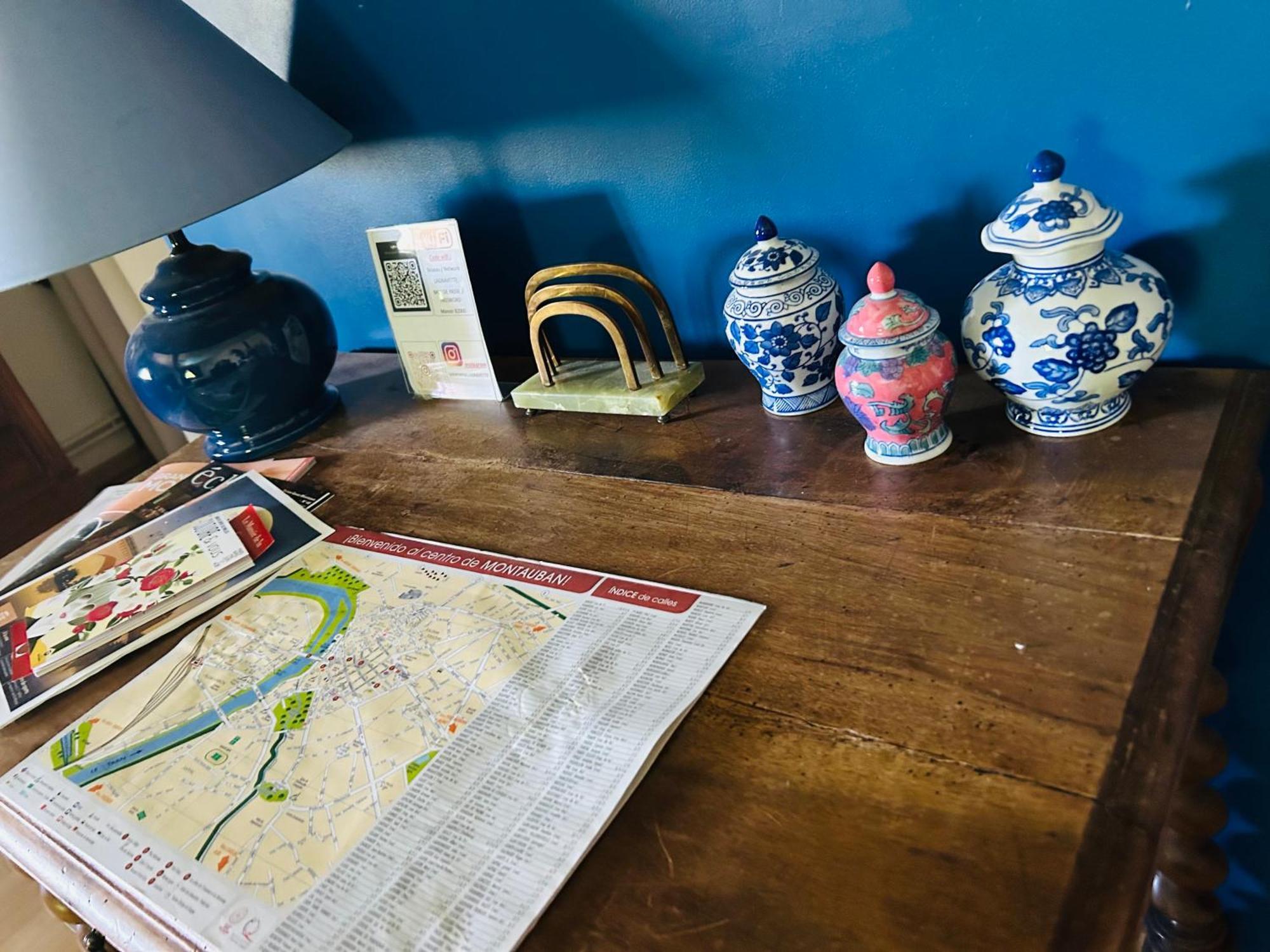 Manoir De La Gravette, Maison & Table D'Hotes モントーバン エクステリア 写真